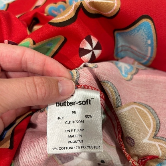 Butter Soft Scrub Top Medium Christmas Red - Picture 4 of 7